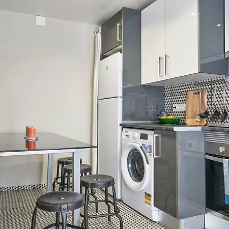 Spacious Duplex With Terrace Lägenhet
